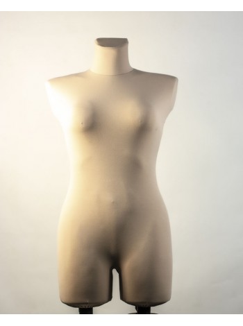 Манекен женский выставочный брючный Венера в ткани бежевый с креплениями для двойной подставки