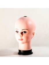 Голова женская пластиковая с макияжем 